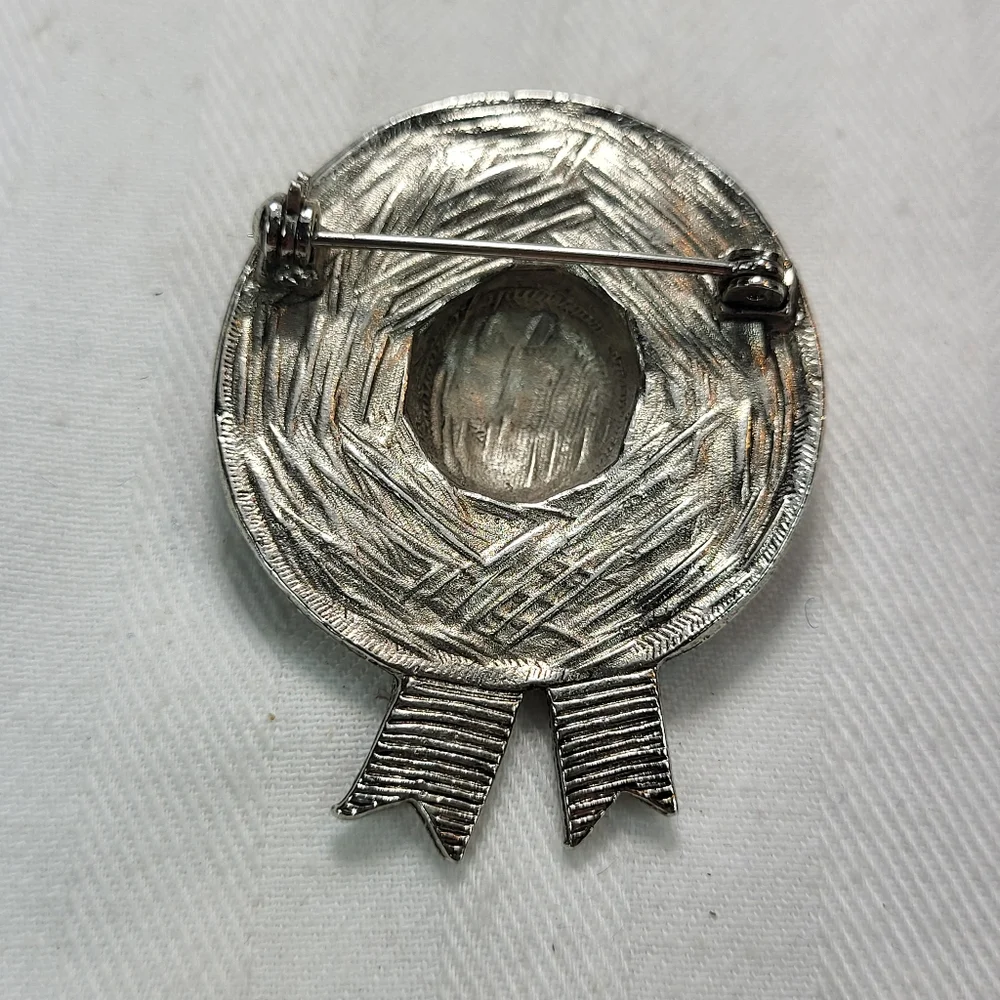Silver Tone Hat Shaped BROOCH Pin Straw Sun Hat Wide Brim Ribbon Flowers